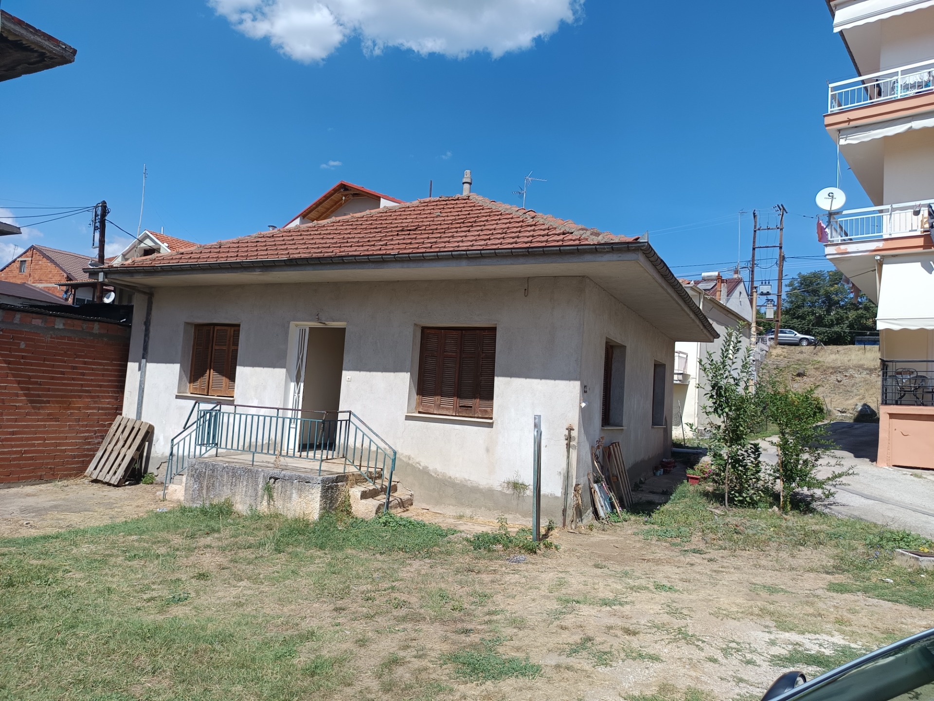 Μονοκατοικία (Μανιάκοι)